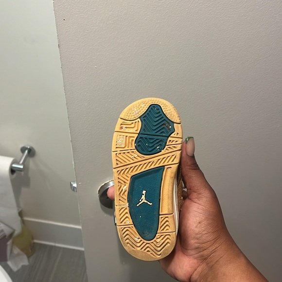 Toddler Jordan retro 4 Starbucks colorway tan and teal , size toddler 7 - Picture 4 of 4